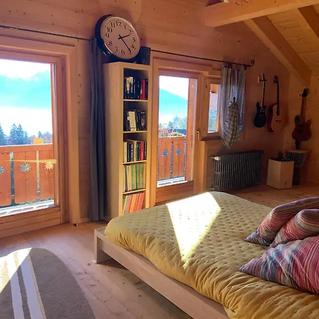 Les Hirondelles Chalet
